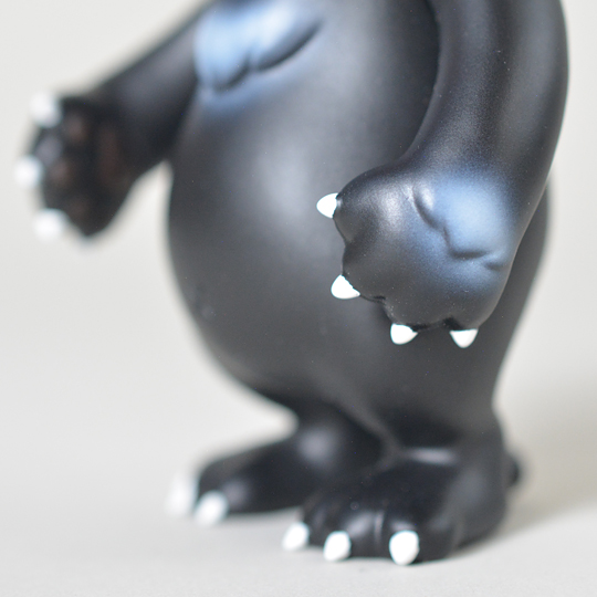 ソフビ製モズクパイセン (黒猫) | 多肉植物・特別な鉢の販売