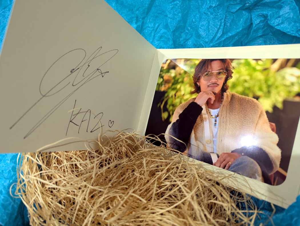 プレゼント】KAZ （数原龍友）の直筆サイン入りフォトカード1名様に