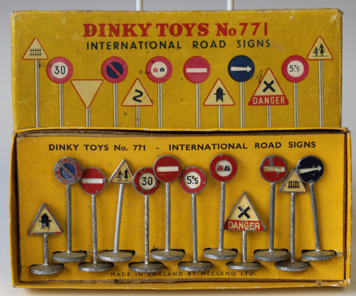A Dinky Toys No. 771 international road signs set, boxed (playwear