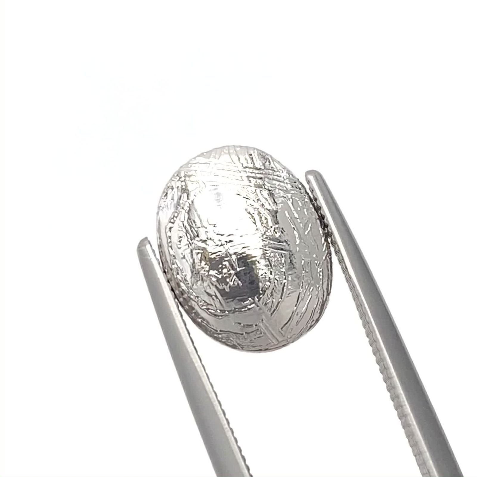 ムオニナルスタ隕石 発見地:スウェーデン 6.12ct / 10.9x8.6mm前後