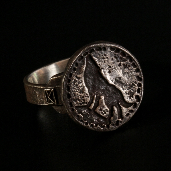 狼の指輪 | TORCH TORCH