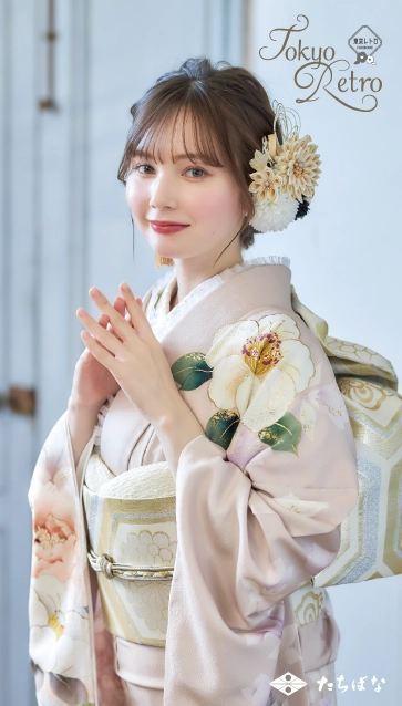 マーシュ彩ちゃん”着用の振袖-ピンクベージュ｜成人記念の新作振袖ご紹介