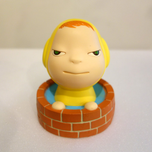 Abandoned puppy in the fountain (黄)Abandoned puppy in the