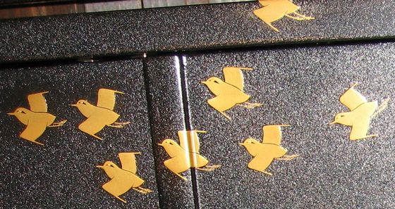 飾り棚 乾漆・波千鳥蒔絵 4,400,000円（税込） | 輪島塗の塗師屋 輪島