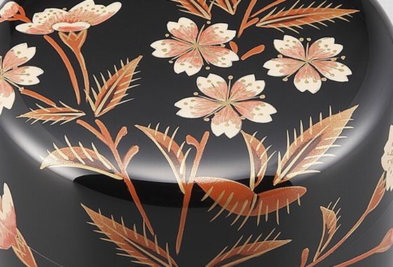 57・2.4棗 山桜蒔絵 198,000円（税込） | 輪島塗の塗師屋 輪島漆器大雅