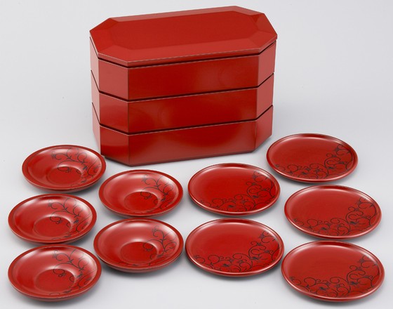 重箱・茶托・銘々皿セット たまり朱にパルメット漆絵 814,000円（税込