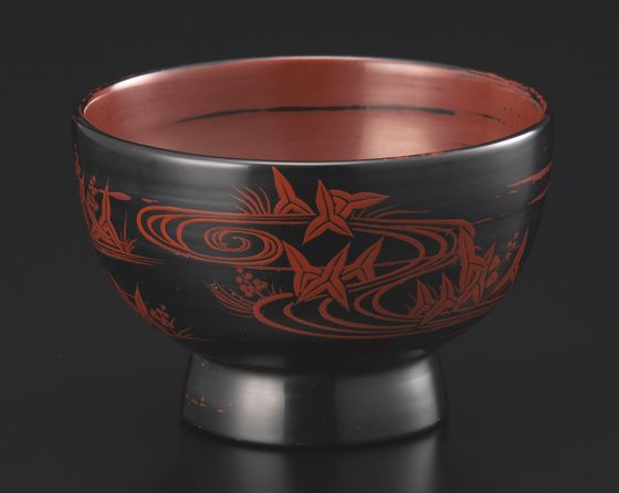 時代椀 絵替り漆絵シリーズは、先達の残した椀のデザインを復刻した