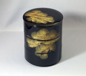 三段重箱（丸小） 松風沈金 192,500円（税込） | 輪島塗の塗師屋 輪島