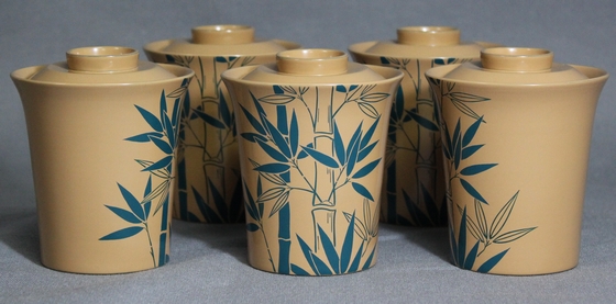 小吸い物椀（白塗り）竹漆絵は、珍しい白の輪島塗に青い漆で竹を描いた