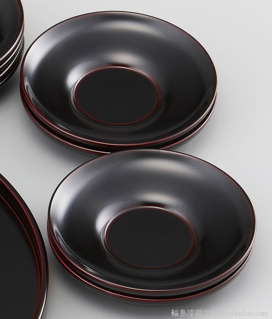 茶托5・銘々皿5とお盆1のセット 溜塗 1組 235,400円（税込） | 輪島塗