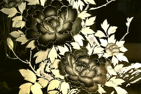 屏風 木蓮に牡丹沈金 3,080,000円 | 輪島塗の塗師屋 輪島漆器大雅堂