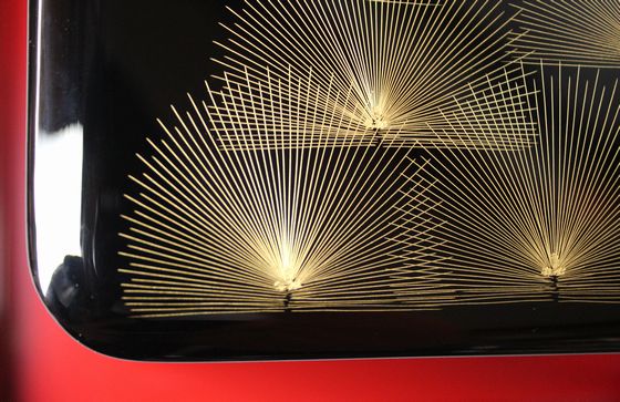 三段重箱 寿松沈金（平台付） 429,000円（税込） | 輪島塗の塗師屋