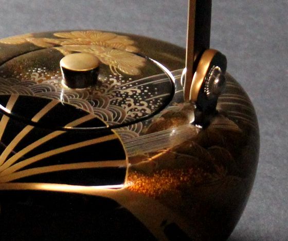 屠蘇器 扇面日の出波蒔絵 1,760,000円（税込） | 輪島塗の塗師屋 輪島