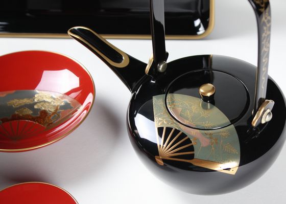 屠蘇器 金縁・扇面源氏香蒔絵 1,320,000円（税込） | 輪島塗の塗師屋