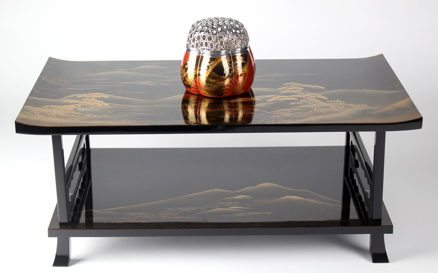 香炉と香炉台2種 | 輪島塗の塗師屋 輪島漆器大雅堂（公式サイト）