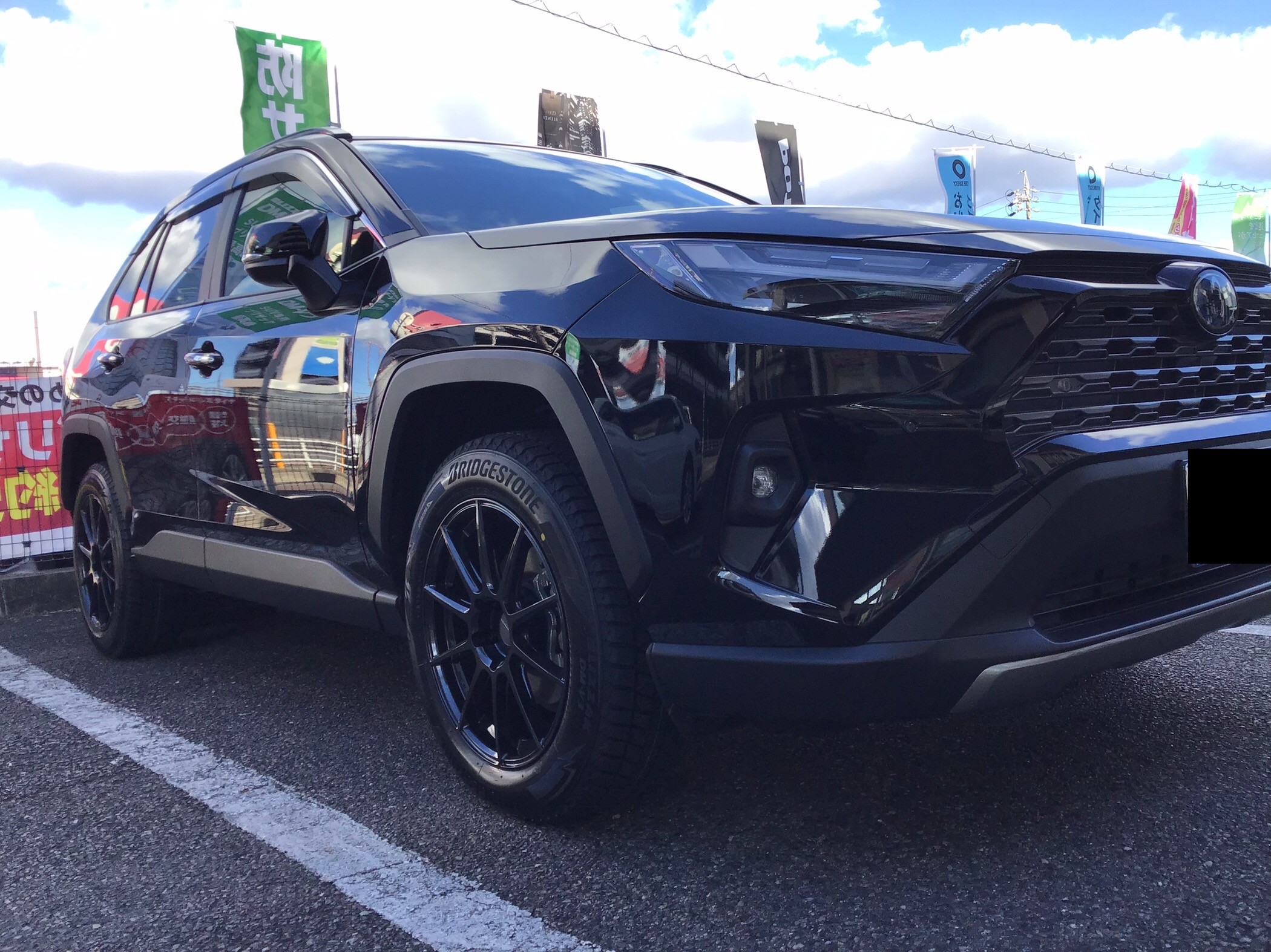 トヨタ・RAV4】ブリザックDM-V3とホイールセットでオシャレに