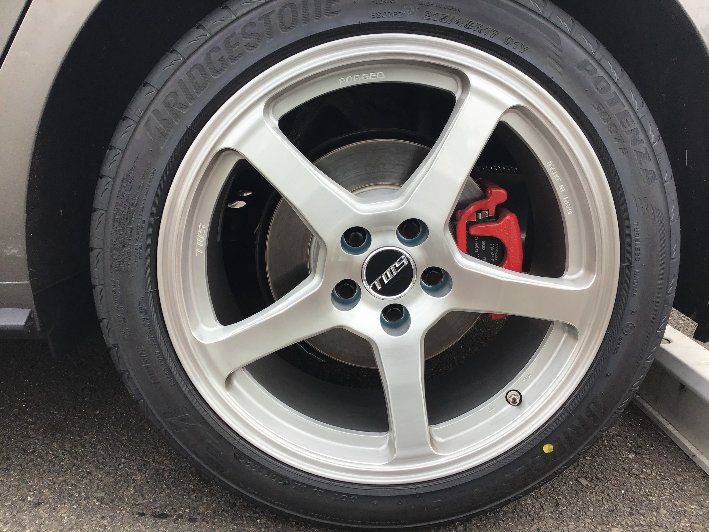 ポロGTIにポテンザS007AとTWS 405S Sport Monoblock 装着！ | 店舗お