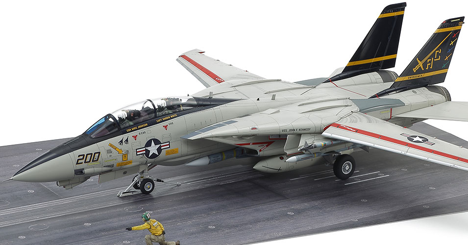 1/48スケールで揃ったF-14トムキャット 可変翼を備えた世界最強の艦上