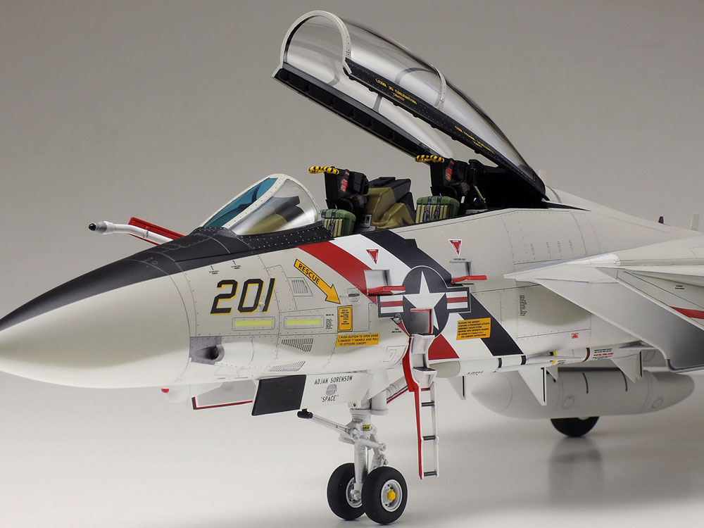 タミヤ 1/48 傑作機シリーズ グラマン F-14A トムキャット | タミヤ