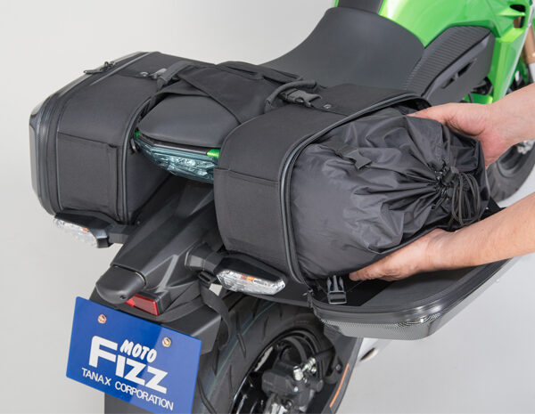 ミニシェルケース（カーボン柄） | タナックス株式会社