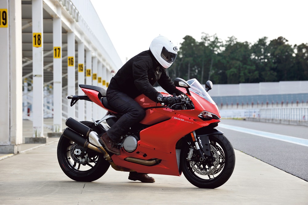 DUCATI 959 パニガーレ - バイク足つき アーカイブ - タンデムスタイル
