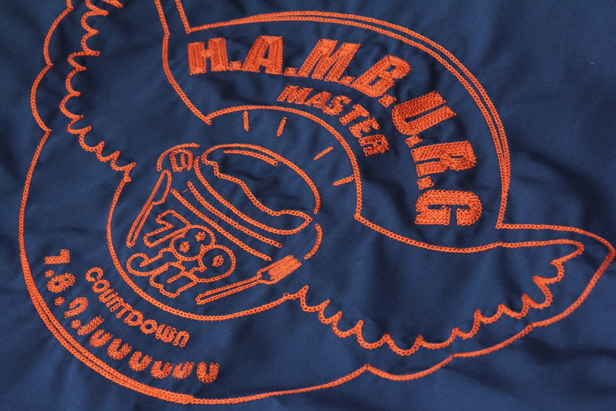 ハンバーグ師匠コラボコーチジャケットが11月23日から発売スタート