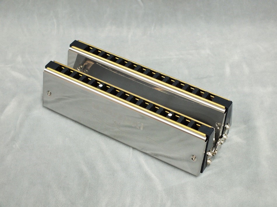 新仕様》 SUZUKI SDB-29v2 【ダブルバスハーモニカ】 - 谷口楽器