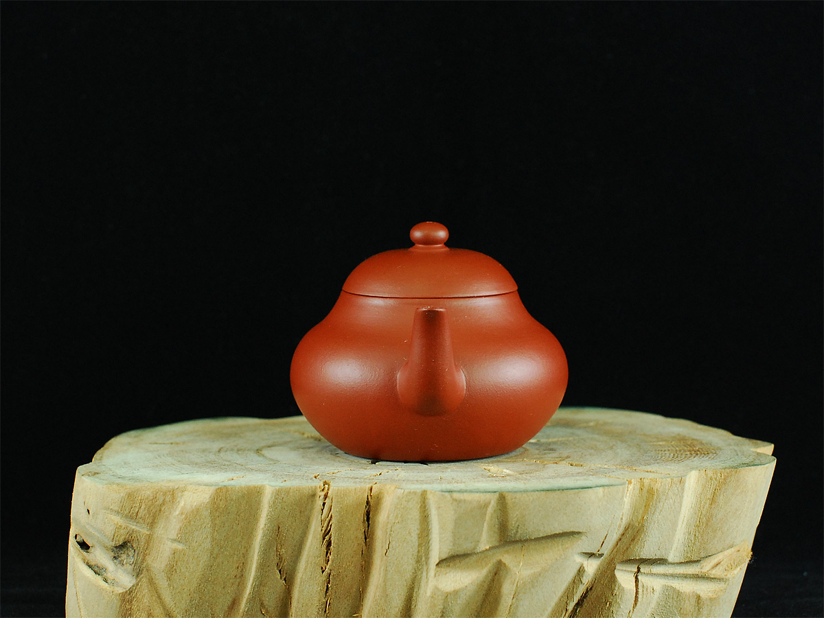 80末複刻朱泥壺-朱梨| 茶說壺途-宜興紫砂壺收藏