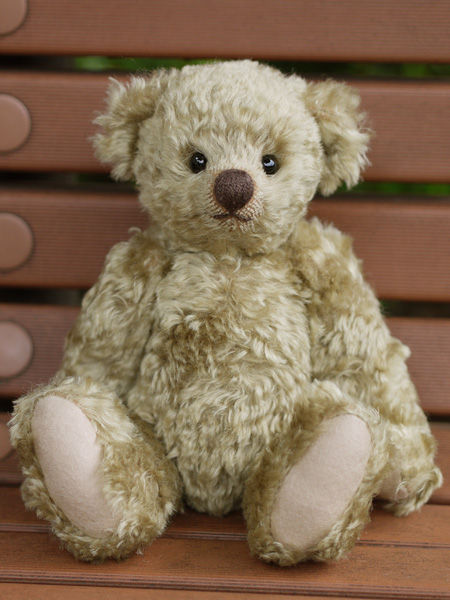 モヘアで作る30センチくらいに仕上がるテディベアキット