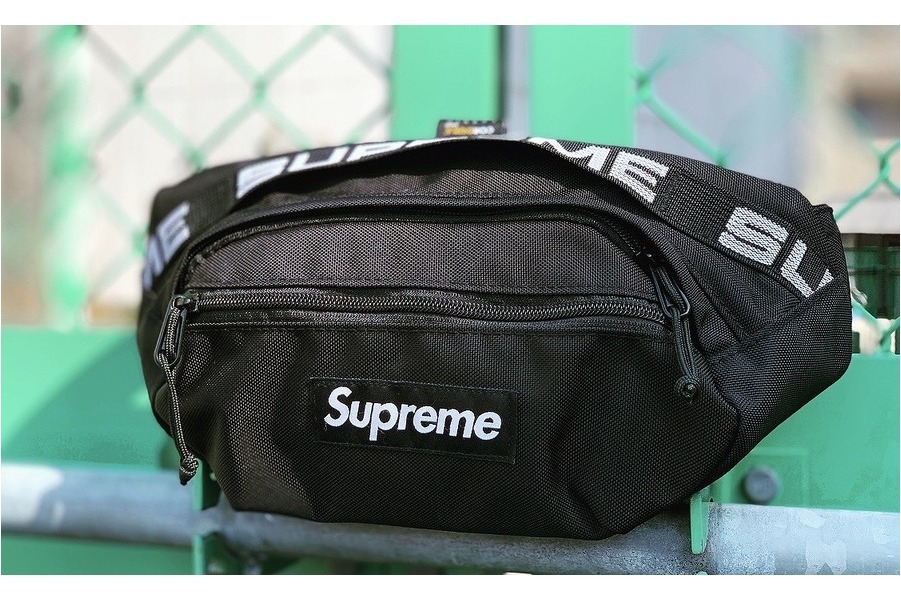 Supreme / シュプリームより18SSの大人気Waist Bag Black / ウェスト