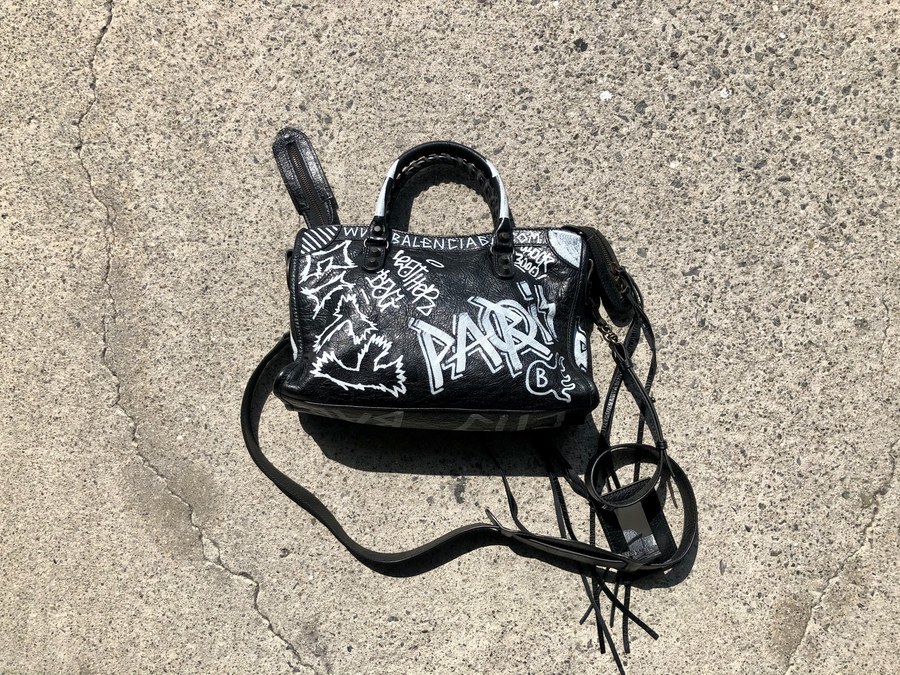 人気沸騰中ブランド【＊BALENCIAGA/バレンシアガ＊】からGRAFFITI