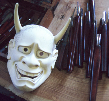 能を支える人びと：能面師・髙津紘一：第3部 能面工房にて