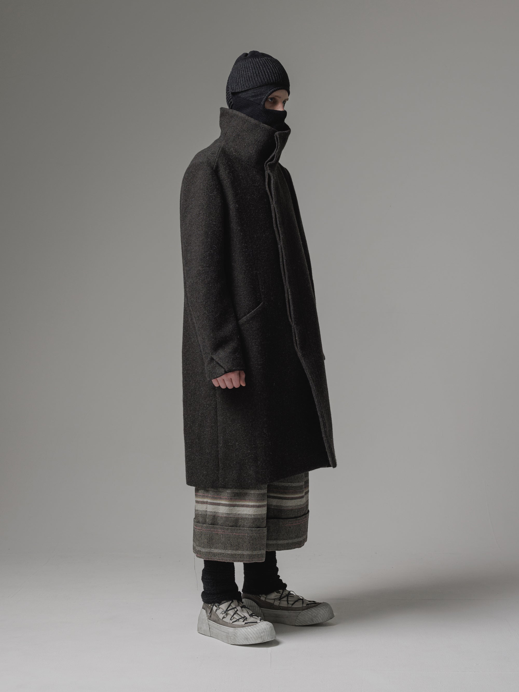ISO]（イソウ） wool kersey high neck coat（ウールカルゼハイネック
