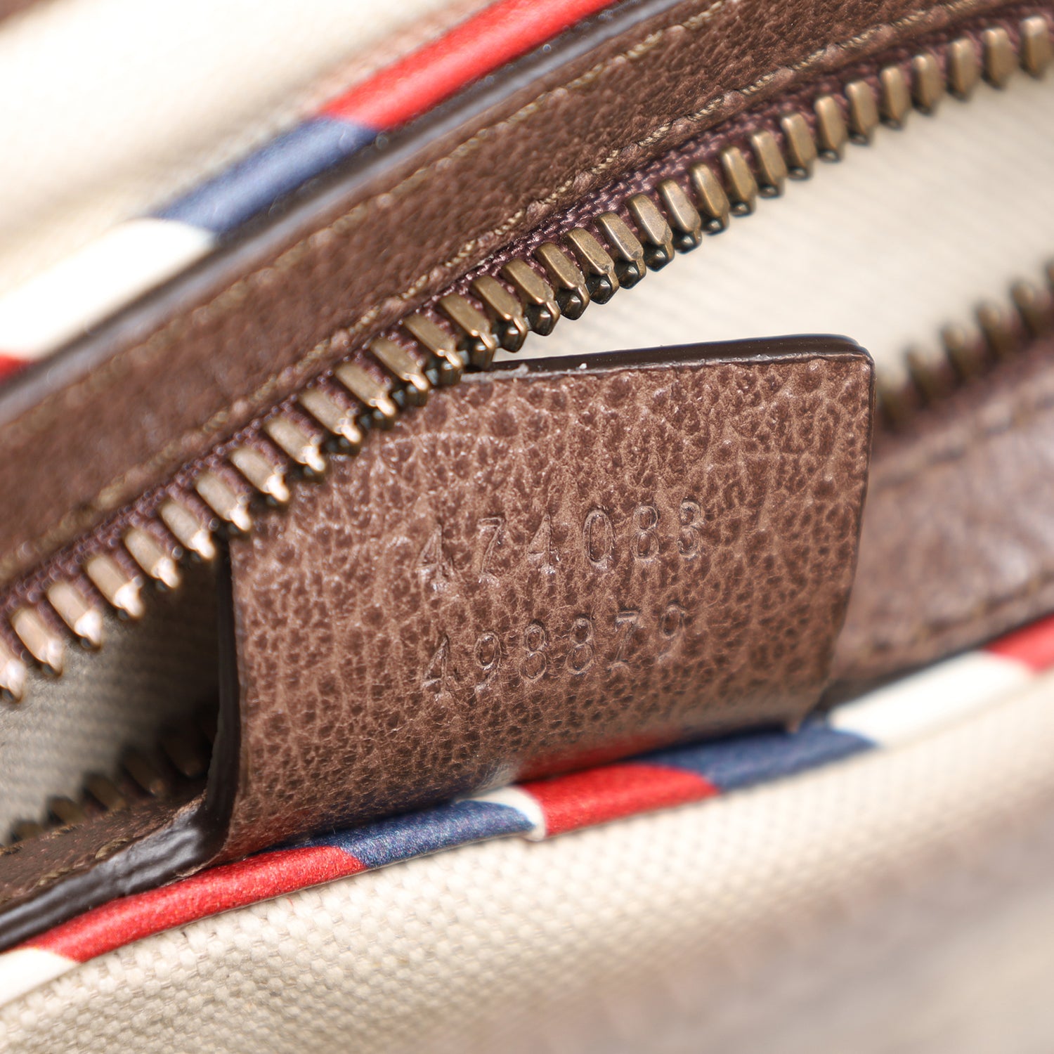 GUCCI GG Supreme Messenger Courrier Blind for Love Crossbody Bag