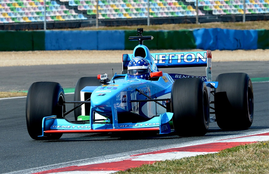 Flirting with Physics – Behind the Wheel of a Formula One Car