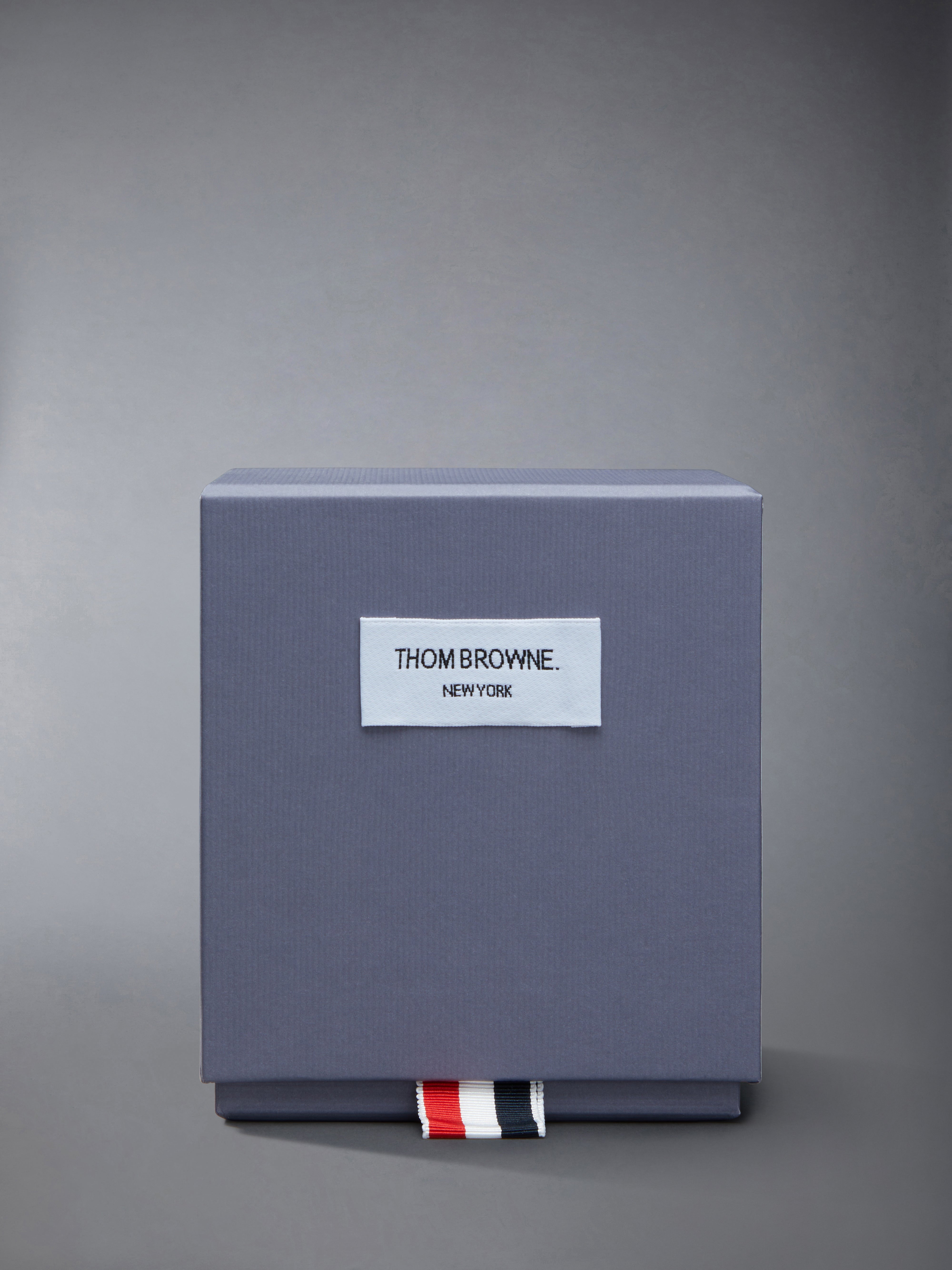 09.27.65.05 ベチバー＆スモーク バカラ キャンドル 175 グラム | Thom