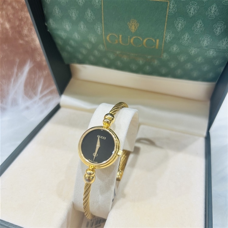 GUCCI】vintage 1990sクオーツ時計のご紹介 - ジャンクスルクア大阪店