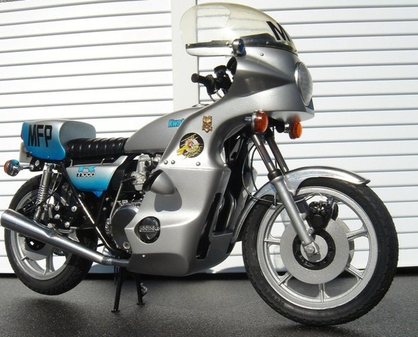 TINAMI - ［モデル］「マッドマックス グース Kwaka Z1000