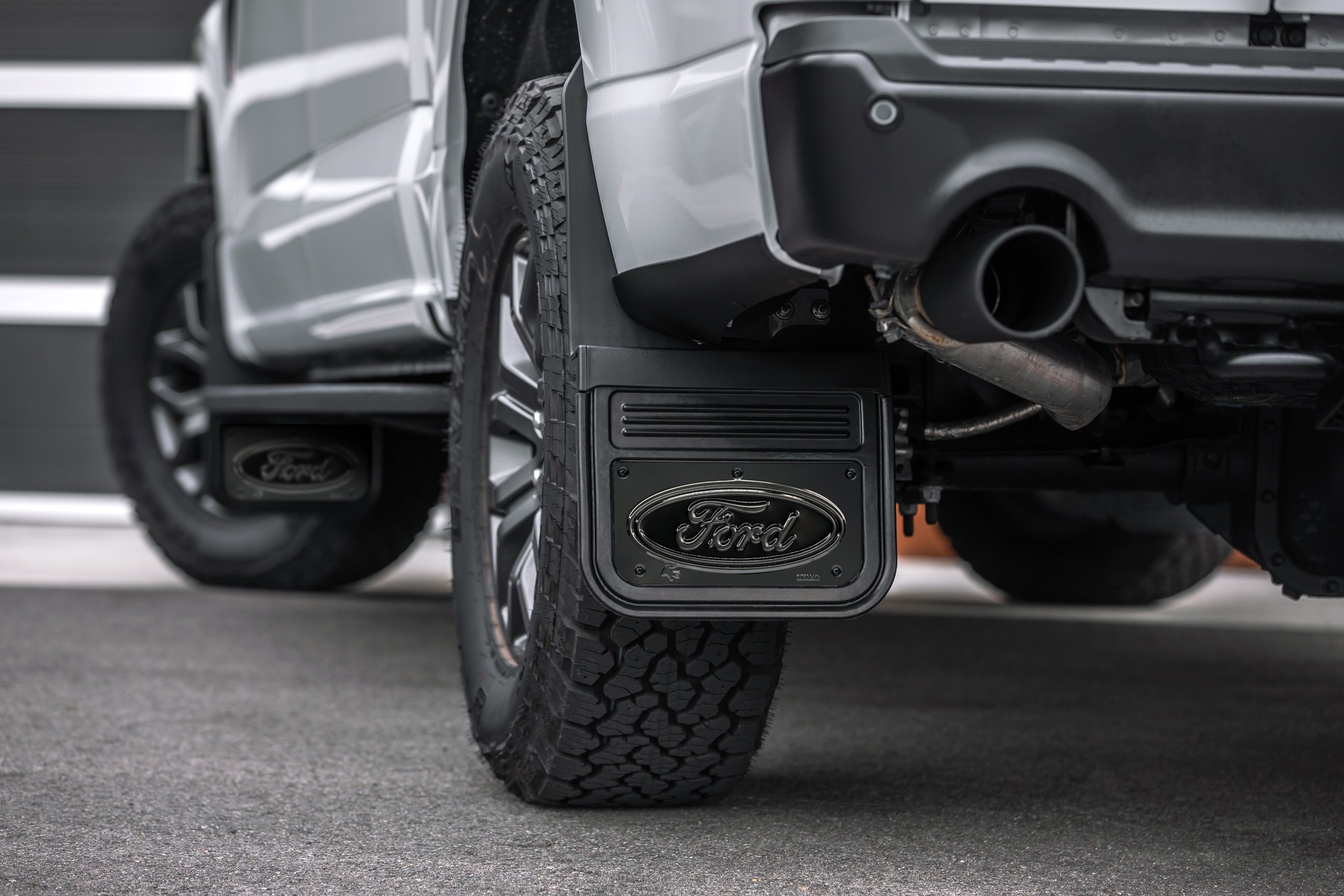 Truck Hardware - Truck Hardware Gatorback CN Ford Logo Mud Flaps