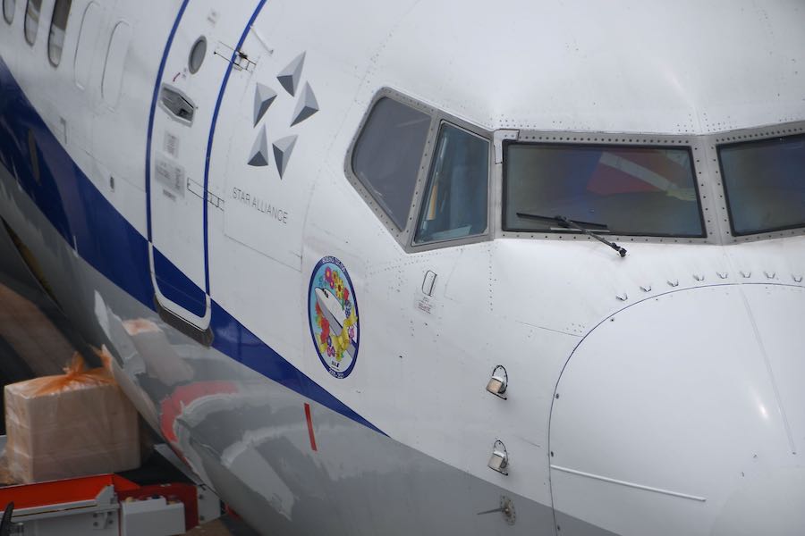 ANA、737-700型機ラストフライトへ機運盛り上げ 利用客に記念品