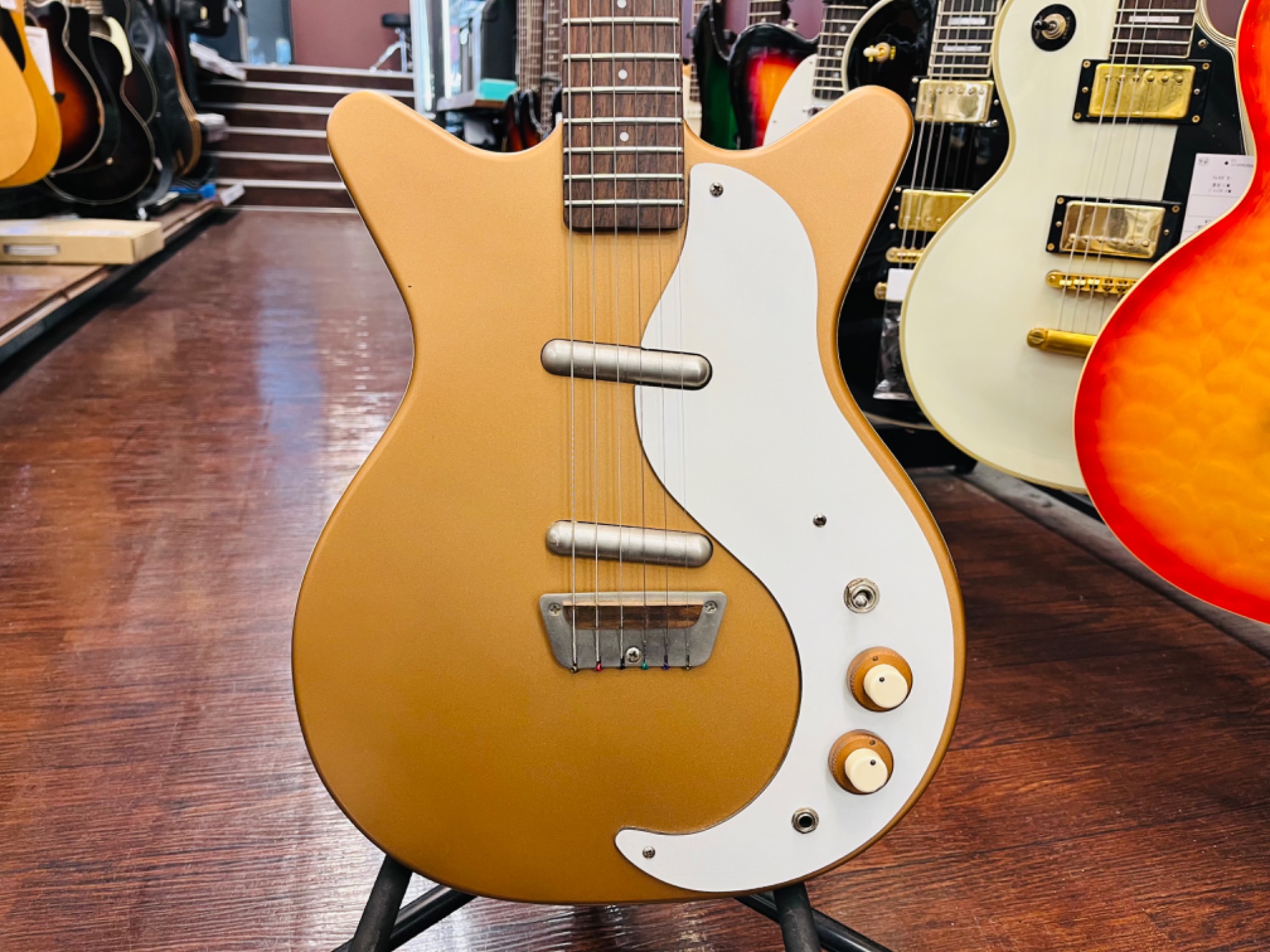 中古楽器買取強化店】エレキギター Danelectro（ダンエレクトロ）59 DC