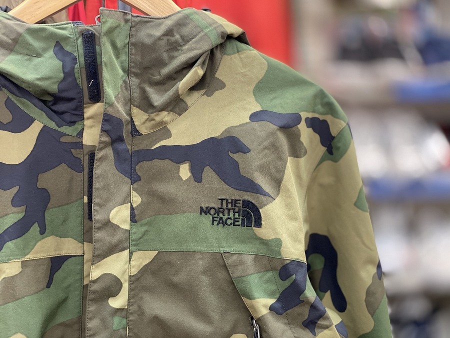 人気のカモ柄☆】THE NORTH FACE(ノースフェイス)のジャケットをご紹介