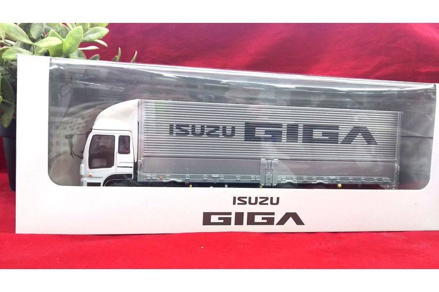 ISUZU（いすゞ）GIGA(ギガ） 1/43スケール ミニカー入荷！【トレファク