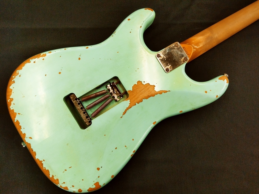 Rittenhouse Guitarsのヘビーエイジド仕様のストラトキャスター2本