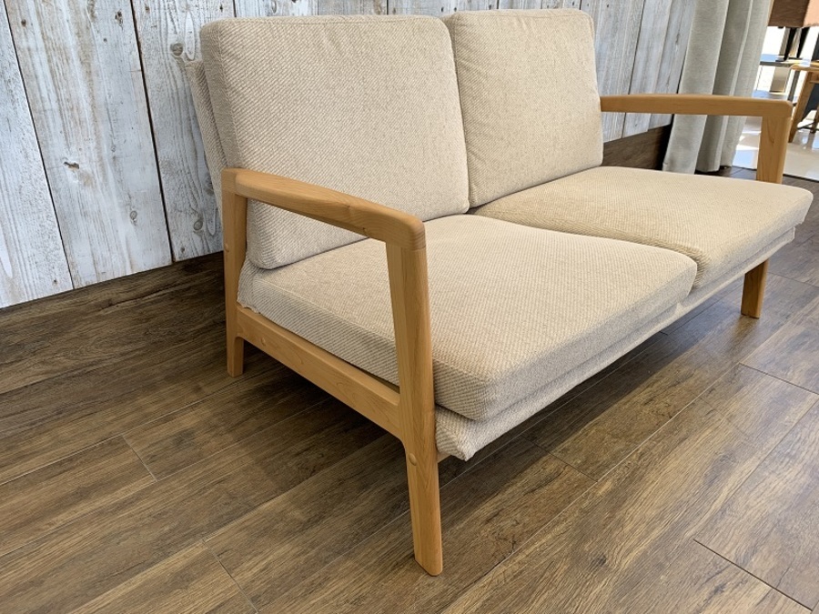 MOMO NATURAL(モモナチュラル) MOSS 2人掛けソファ入荷しました