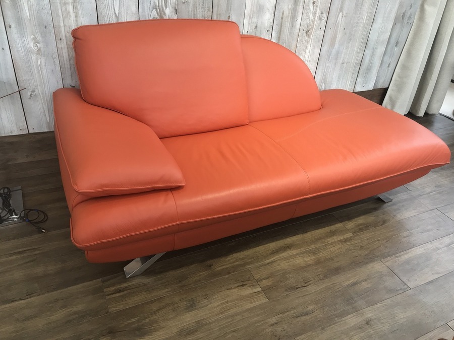 NICOLETTI（ニコレッティ）】イタリア製の総本革シェーズロング