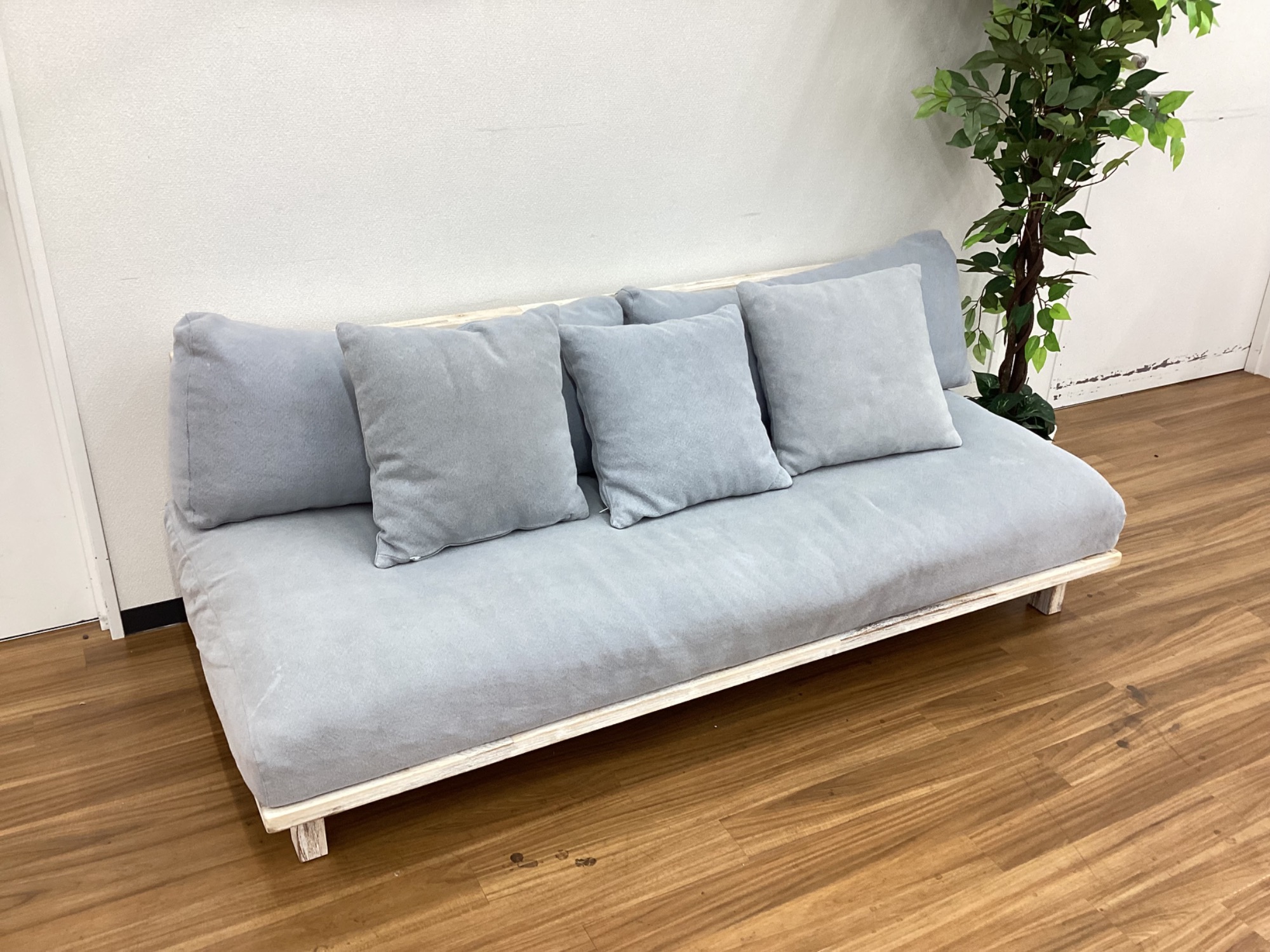 お値段見直しました！ unico（ウニコ） LANA 3人掛けソファのご紹介