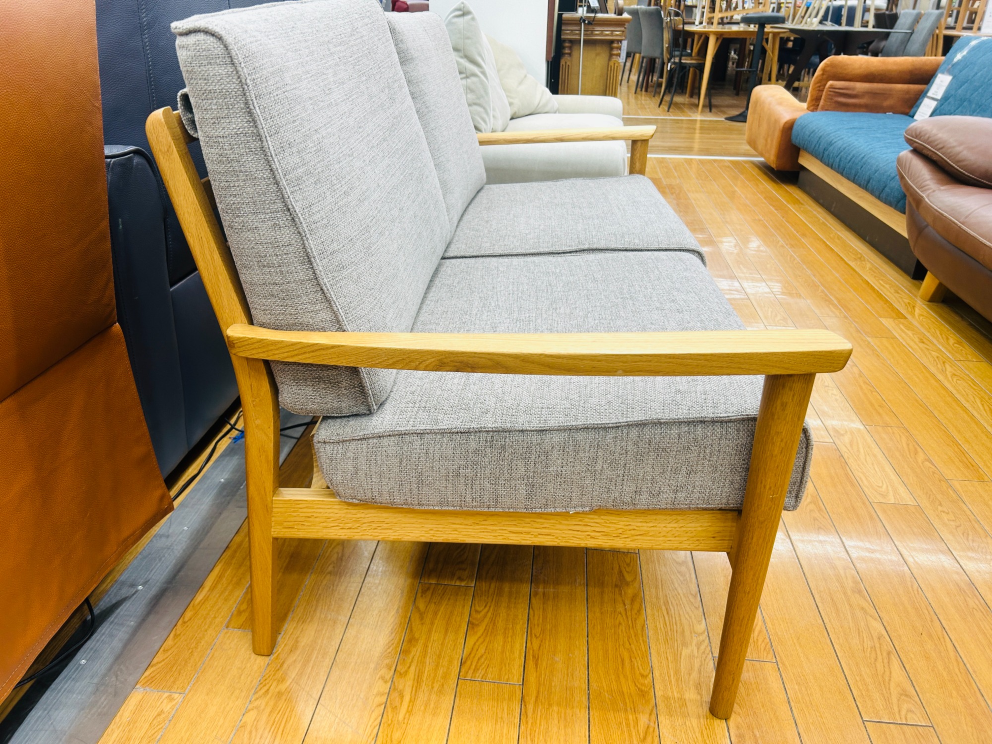 お値段見直しました！ IDC大塚家具 シネマN3 2人掛けソファのご紹介