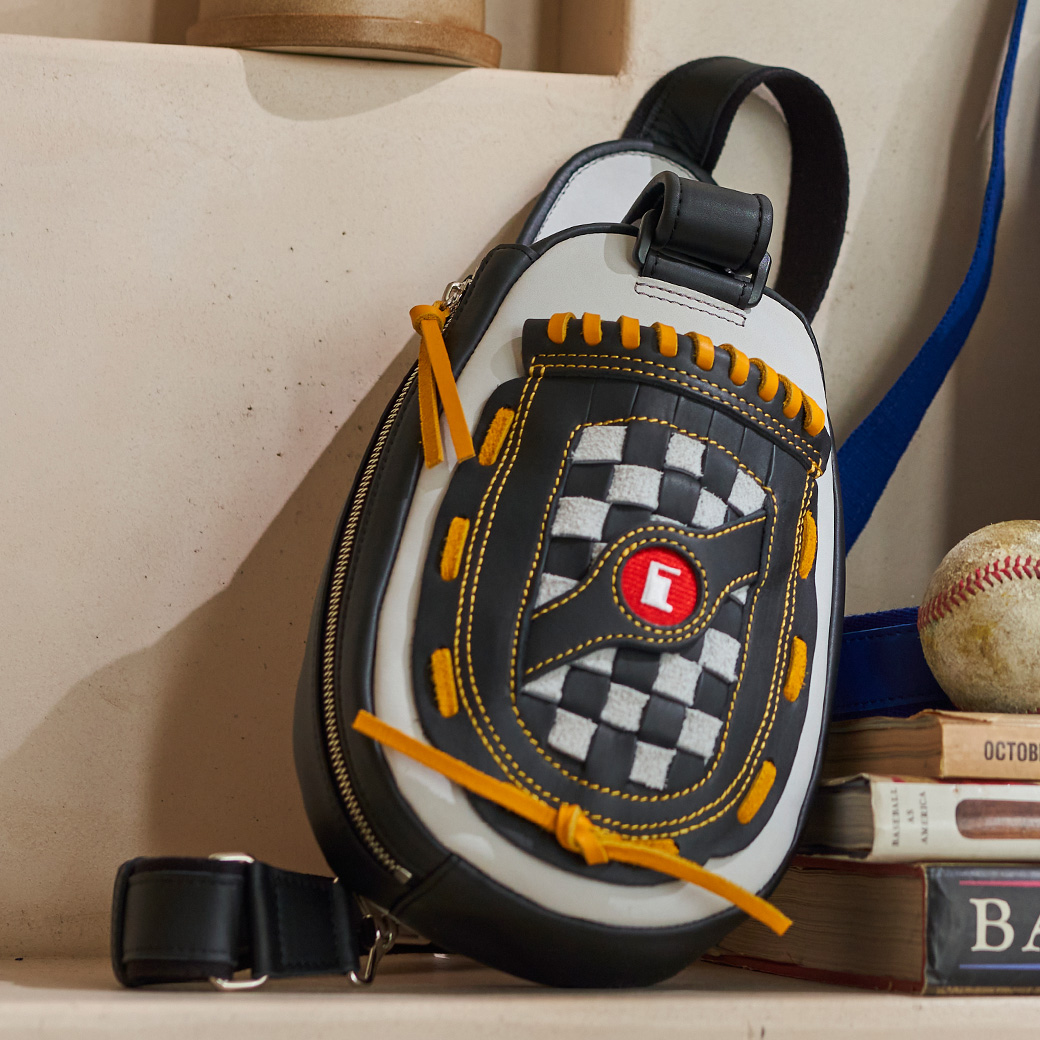 Yellowを効かせたグローブボディバッグ&ミニトート限定色 – 革・レザー