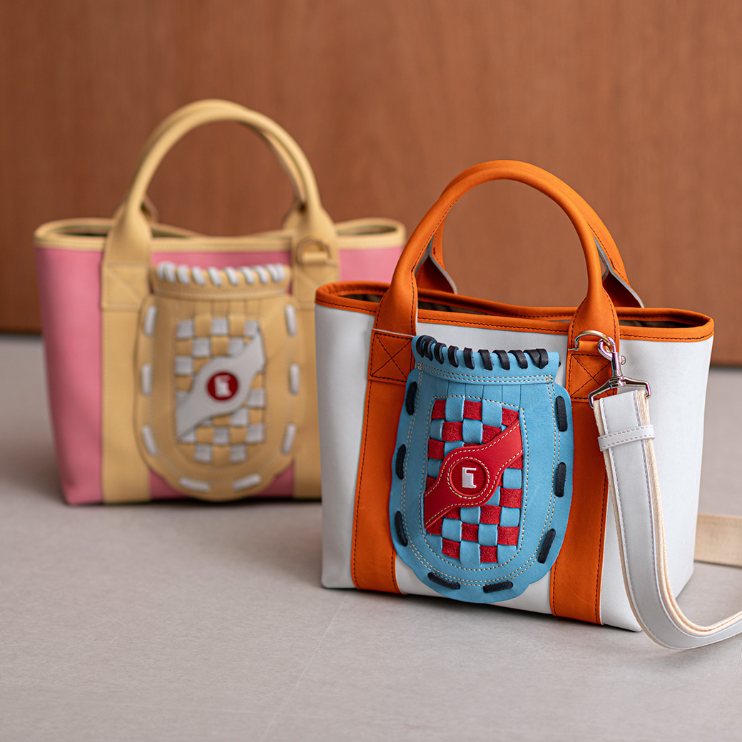 柔らかな配色が特徴のグローブミニトート限定色Gray×Pink – 革・レザー